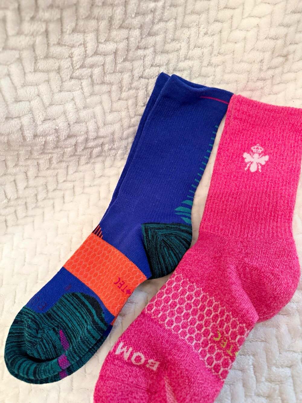 HEX-TEC Women's Multicolor Geometric Socks Size L Lot of 2 MPN SK2006/L